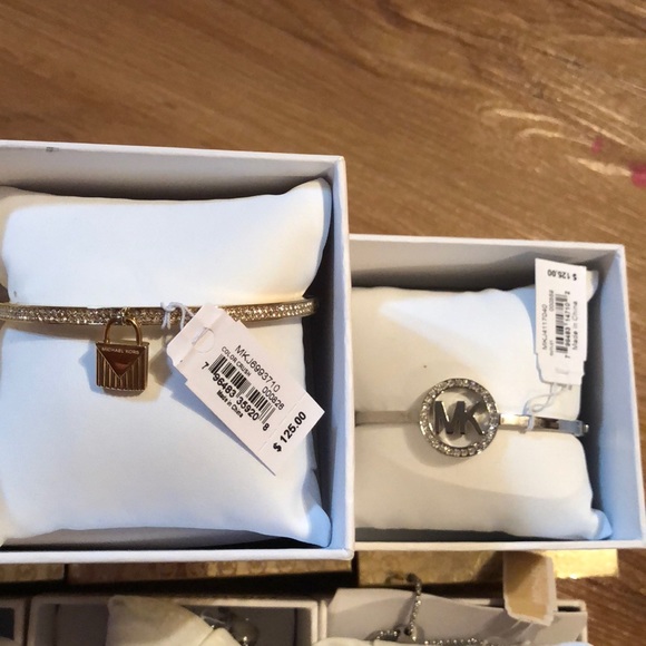 ⭐️❤️huge mk Jewelry Lot all new with tags ❤️⭐️ - Picture 4 of 6